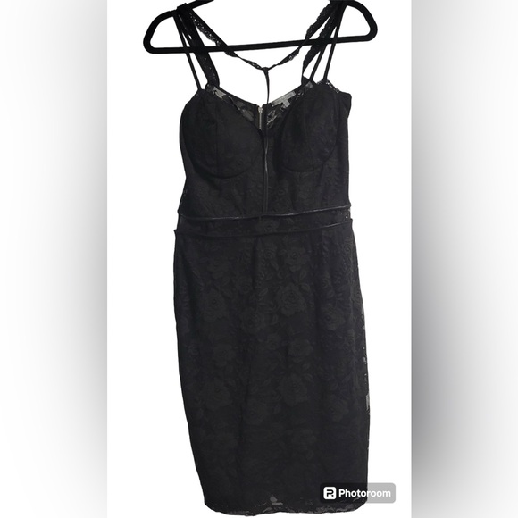 Charlotte Russe Dresses & Skirts - Charlotte Russe Black Lace BodyCon Dress